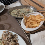 Le Pont De Thorey food