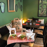 Le Petit Lyons Innen