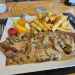 Auberge De Remoray food