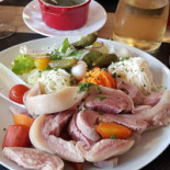 Au Cygne D'abondance Comida