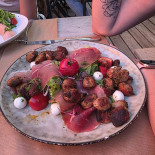 Au Cygne D'abondance Comida