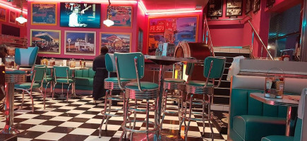 Tommy's Diner inside
