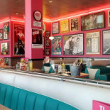 Tommy's Diner outside