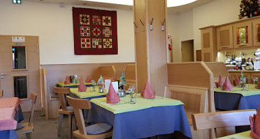 Collin À l'intérieur