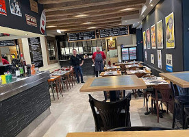 Brasserie Saint Laurent inside