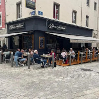 Brasserie Saint Laurent outside