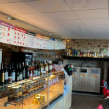 Averon Boutiques Good Food Dentro