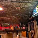 Le Victoria's Dentro