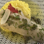 La Perle De L'ecailler food