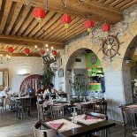 Bon Voyage À l'intérieur