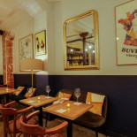 Henriette Restaurant Bar à Vins Dentro