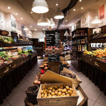 The Season Truck À l'intérieur