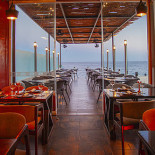 Le Spot À l'intérieur