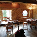 La Ferme aux Grives Dentro