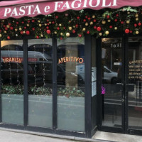 Pasta e Fagioli outside