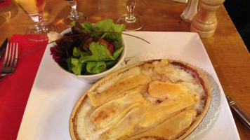 Le Bouchon Montagnard food