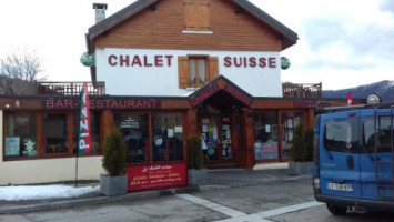 Le Chalet Suisse outside