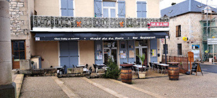 Cafe De La Paix outside