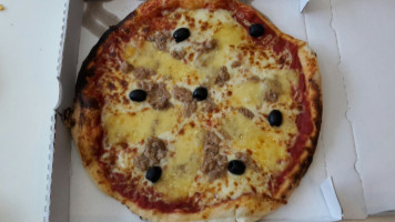 Toto Pizza Bistrot food