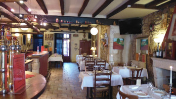 Le Calice Brasserie inside