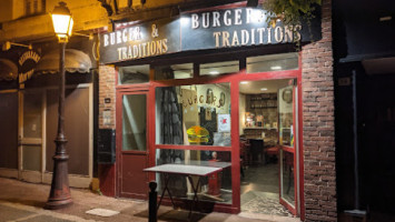 Burger Traditions inside