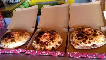 Pizz'anna food