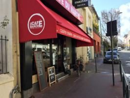 Café Du Marché outside