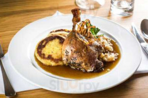 Restaurace A Penzion Na Sklepich food