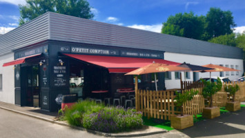O' Petit Comptoir Restaurant Brasserie Bar à Vin Tapas Cave inside