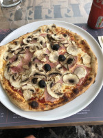 La Pizza Maestria food