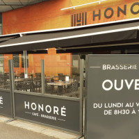 Brasserie Honore inside