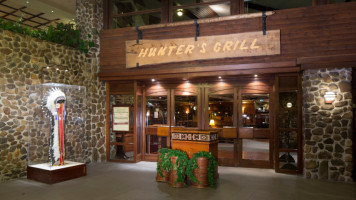 Hunters Grill outside