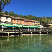 Les Terrasses Cafe outside