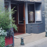 Les Retrouvailles Exterior