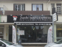 Sushi Bento Express outside