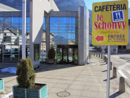 Le Schonvy Cafeteria outside