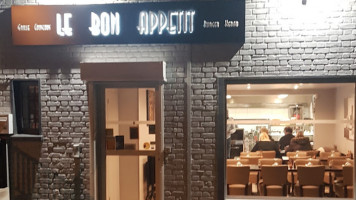 Le Bon Appetit inside