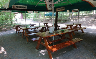 Občerstvení Na Stovce inside