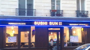 Sushi Orfila outside