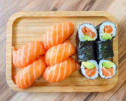 Le Temps D'un Sushi food