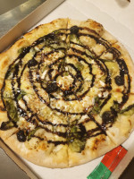 Azura Pizza food