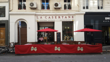 La Casertane outside