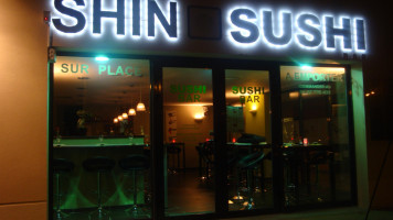 shin sushi bar inside