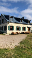 Ferme - Auberge Hahnenbrunnen outside