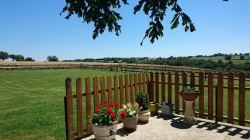 Ferme Auberge De La Pece outside