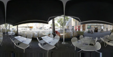 Restaurant Cote Jardin inside