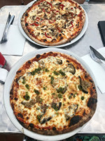 Pizza du Trianon food