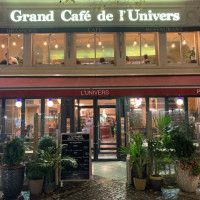 Le Grand Cafe de l'Univers outside