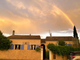 L'Auberge de l'Abbaye outside