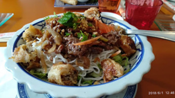 Le Hanoi food